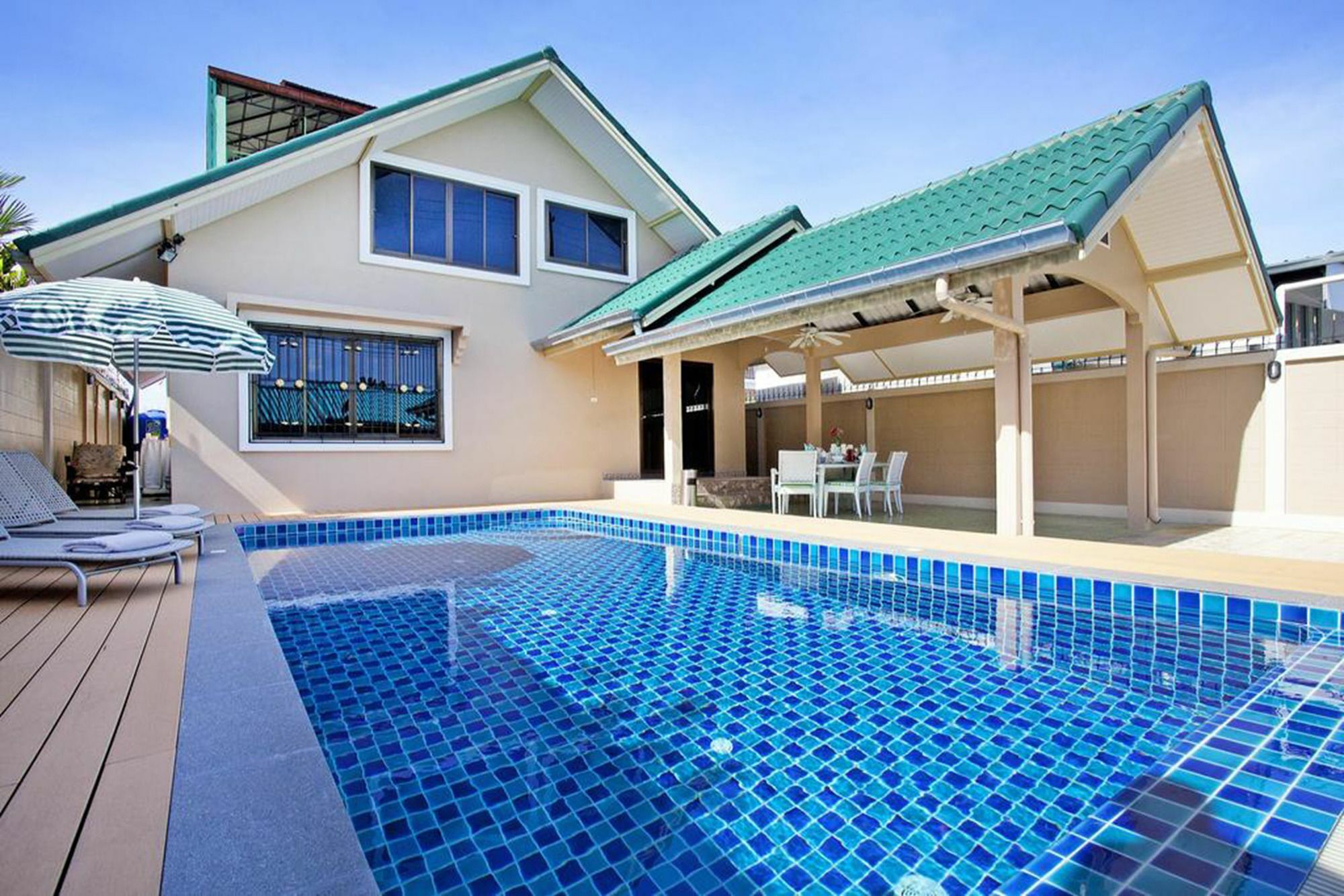 Pool Villa Tanzanite Near Walking Street Pattaya ภายนอก รูปภาพ
